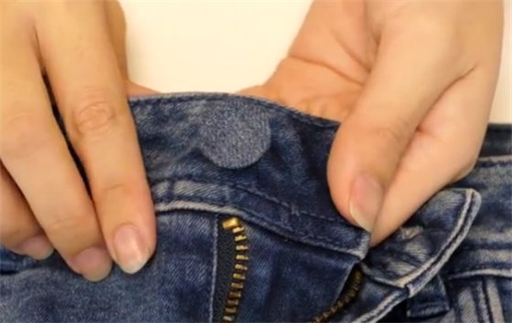 牛仔裤扣子掉了不要扔，30年老裁缝教我一招，比原来更漂亮更牢固