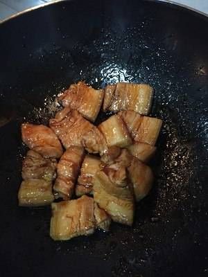  今天出门买了五花肉，送您美味的红烧五花肉，肥而不腻，美味下饭