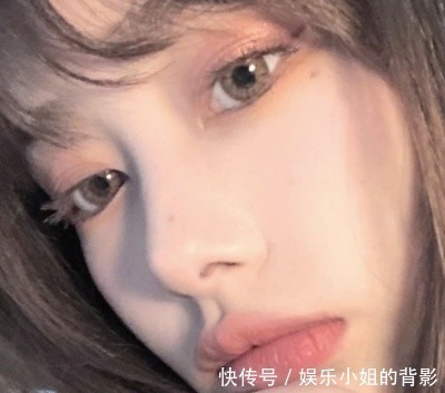 天生就有“娃娃脸”的女孩,一般有这3特征,别以为是自己胖了