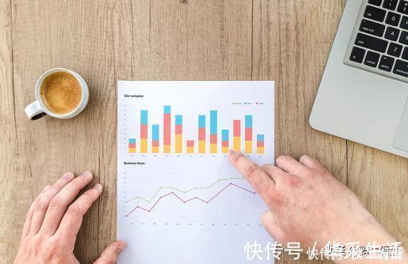 孩子们|孩子沉迷奥特曼买卡片无法自拔,如何引导孩子改变用钱方式?