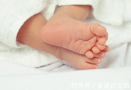 新生儿|为什么要给新生儿穿袜子?记住这三点,宝宝受益