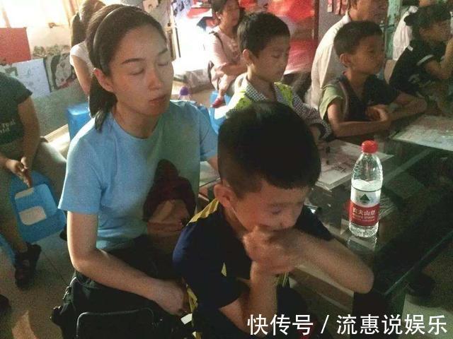 衣服|开家长会时，宝妈最好别穿这三种衣服，不然容易让孩子受嘲笑