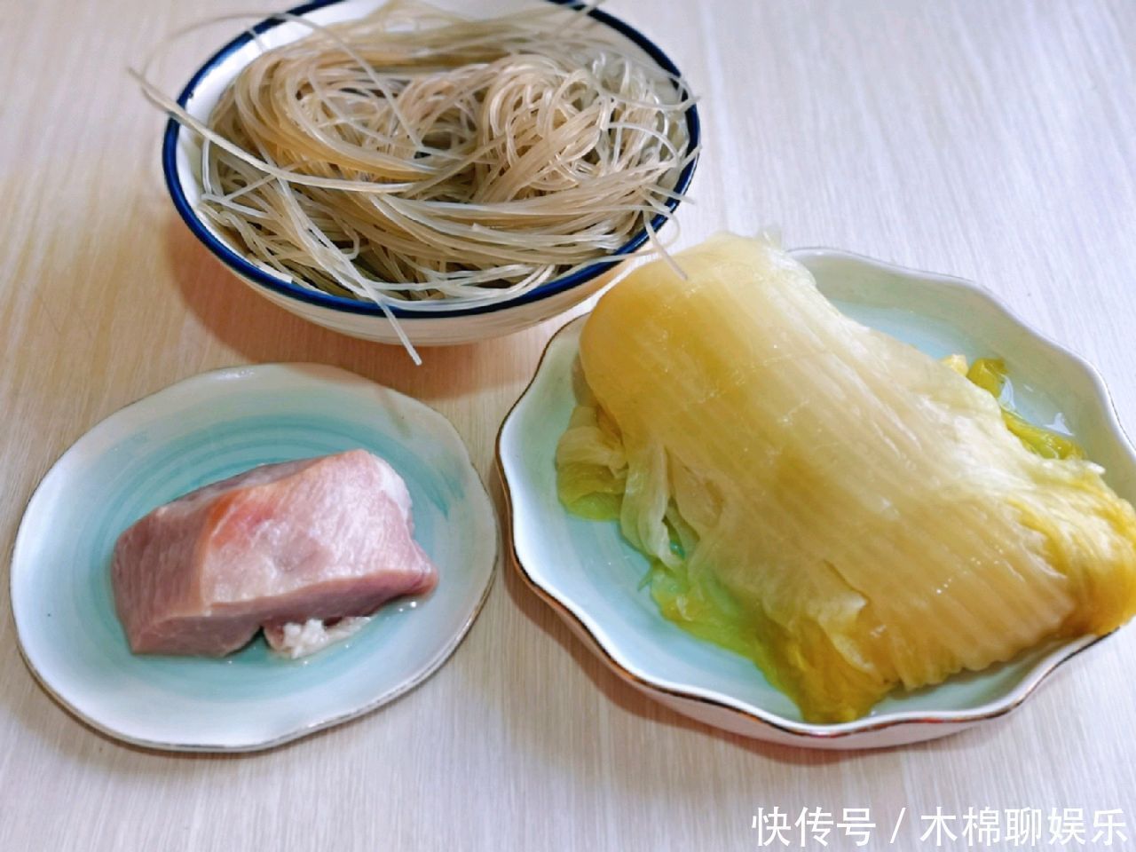 入适量|炖出来的酸菜只酸不香那是少了它,酸香可口,菜美汤鲜