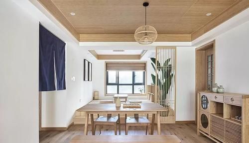 打通|120㎡两房两卫,餐厨客空间打通,5.6W打造原木居酒屋