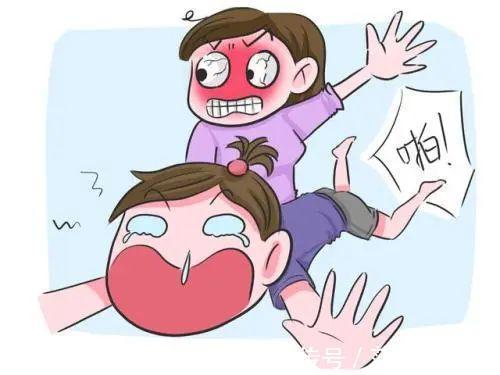 父母|小时候被父母暴打的奇葩理由都有啥?网友:就记得是因为我想吃屎