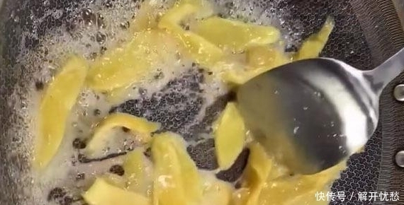 天冷，驱寒别忘了它，加一物放锅中一熬，放罐中随吃随取，特省事