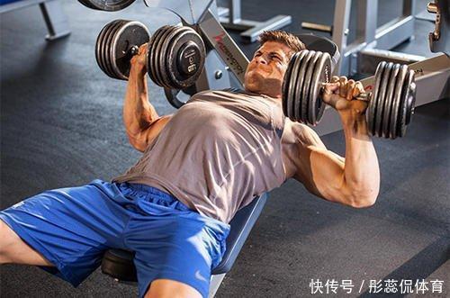 卧推|只练卧推,胸肌会很难看是吗?你所谓的卧推胸,其实是种妇科病