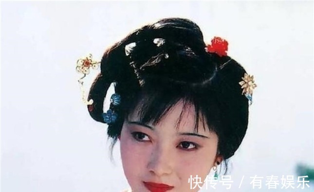 刘姥姥!红楼梦:作者用两处描写平儿,瞬间揭露出平儿人性中最丑陋的一面