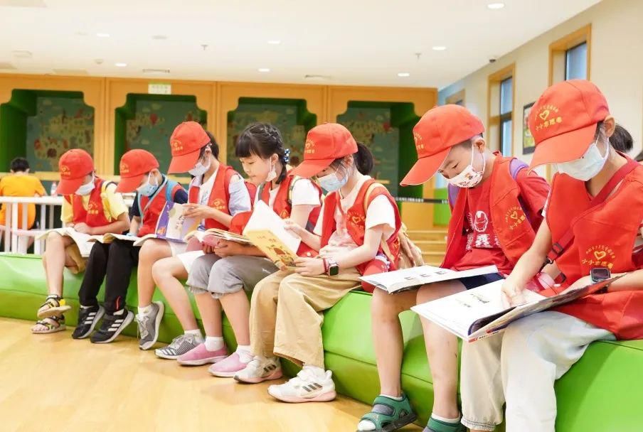 小读者们|打卡最美图书馆！六图迎来10位来自合肥的小读者