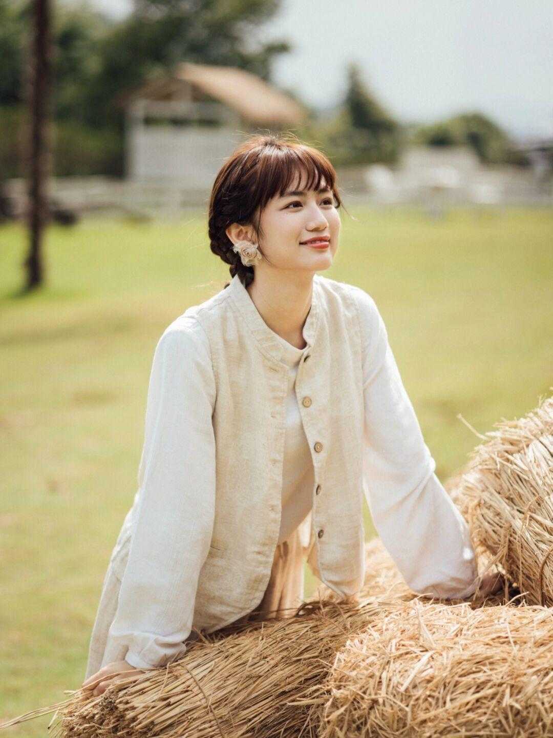 搭配 快收起你的碎花裙!今年秋天流行这几款裙子,减龄洋气又百搭