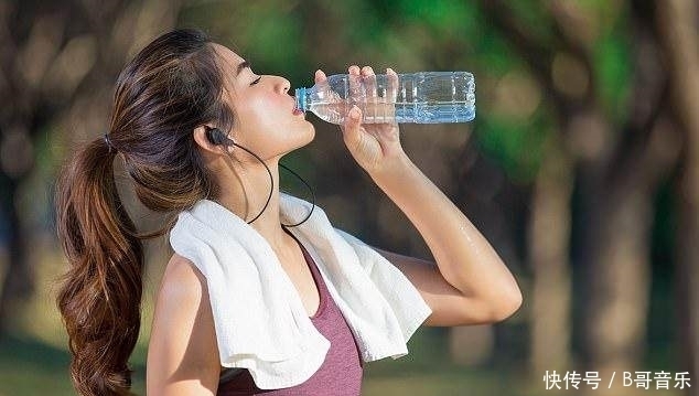 小肠|喝水变成尿，究竟需要多长的时间？