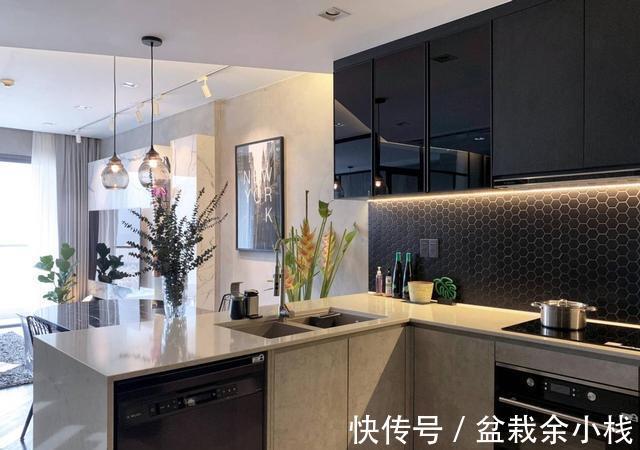 玻璃|76㎡小户型婚前买的,结婚后压力大就过来独居2天,朋友都很羡慕