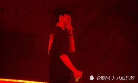 節目|《街舞4》海報有亮點，7個贊助他代言4個！王一博化身“招財貓”