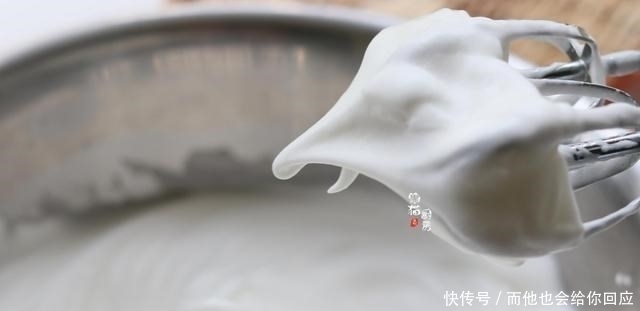 用了8年的蛋糕配方,入口松软像棉花,轻盈又回弹,比买的还好吃