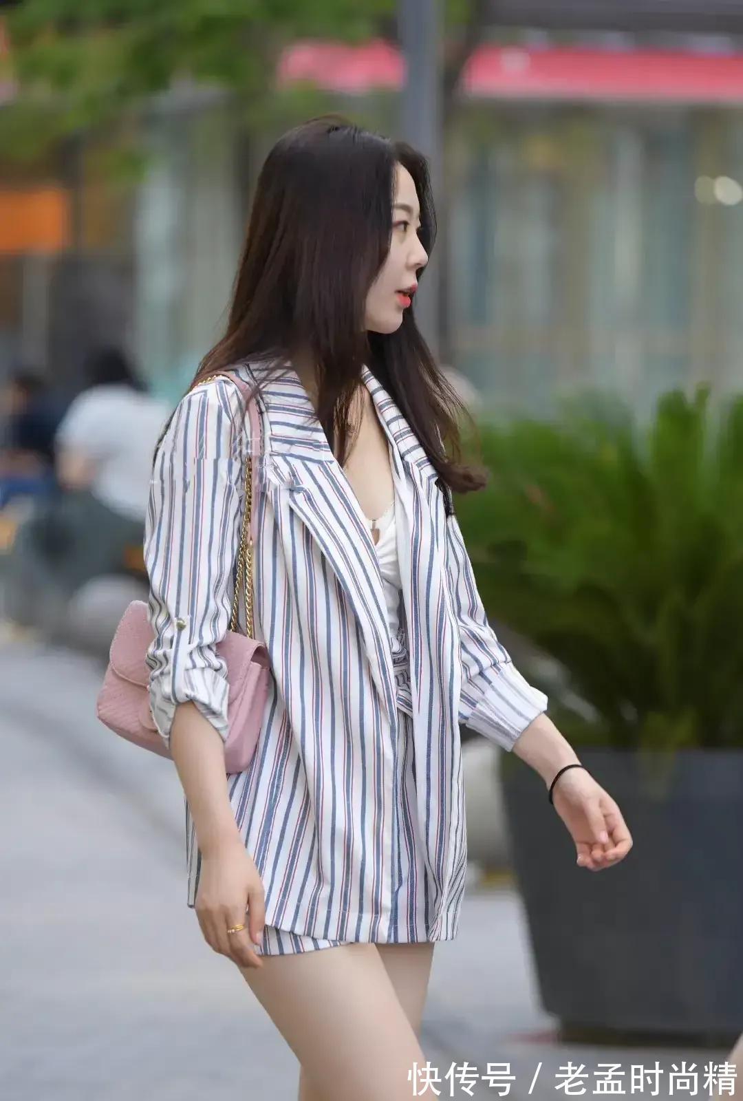 穿搭 街拍美图:连衣裙穿搭的小姐姐们