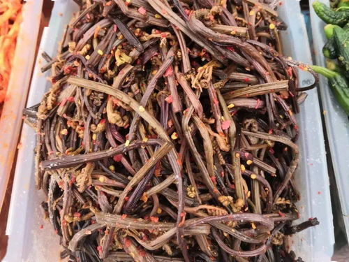 dn人到半百,最好“管住嘴”注意饮食,这2类食物尽量少吃