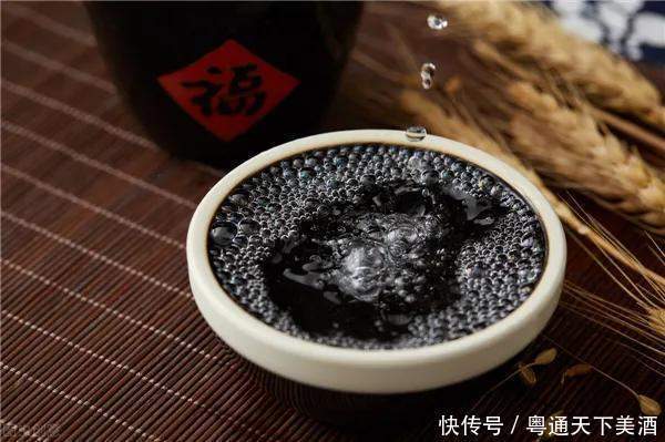 年会上那些酒桌礼仪小细节,你知道几个?这几个细节不要再忽略