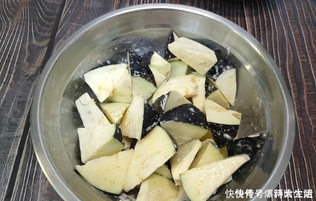 土豆块|茄子和它是绝配，入夏后我家每周吃三次，咸鲜回甜，太香了