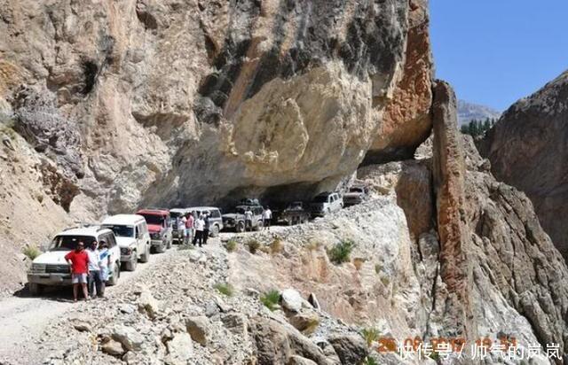 印度罕见的“死亡公路”，路面最窄仅宽3米，坐一次车惊心动魄！