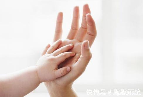 孩子|多摸摸宝宝这4个部位,聪明睡得香,可惜很多爸妈连碰都不碰