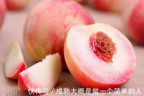 桃子|冬季，女性不想子宫“脏脏的”，常吃3种食物排毒养颜，温暖子宫