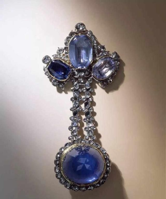 德国绿穹珍宝馆10亿珠宝被盗,这些珠宝恐无缘再见