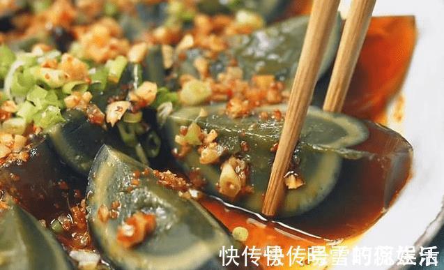混合调味料|凉拌皮蛋,只用生抽和醋不好吃!教您多加4个料,皮蛋不涩不腥气