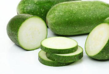 食物|女性担心老太快，可以多吃三种食物，美容养生，有益健康！