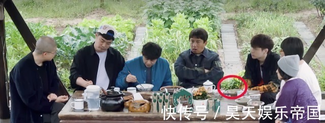 张艺兴|黄磊的“葱油拌面”能申请吉尼斯看到张艺兴的剩饭,瞬间明白了