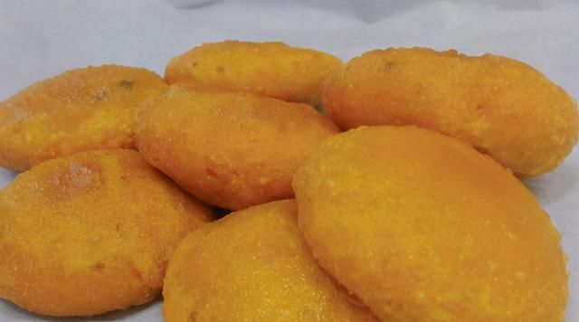 面粉|油炸店老板教我炸油糕，用上3个窍门，软甜不爆裂，有面粉就能做