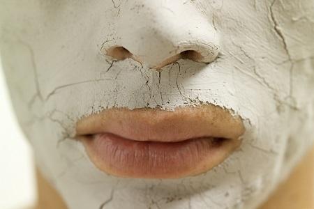 肌肤|敷面膜对皮肤真的有用吗,敷面膜后是洗脸好还是不洗脸好