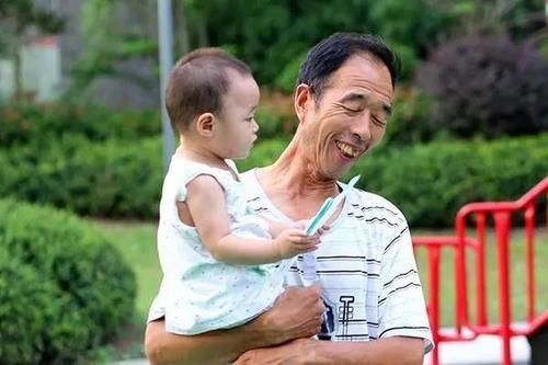 医生|人到了60岁后,到底是该多静养,还是要加强锻炼?医生告诉你