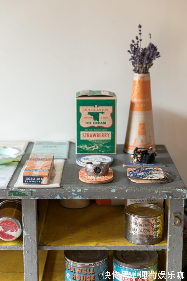 两只狗|70后夫妻的朴素生活:自律18年从不断舍离,家中照样干干净净