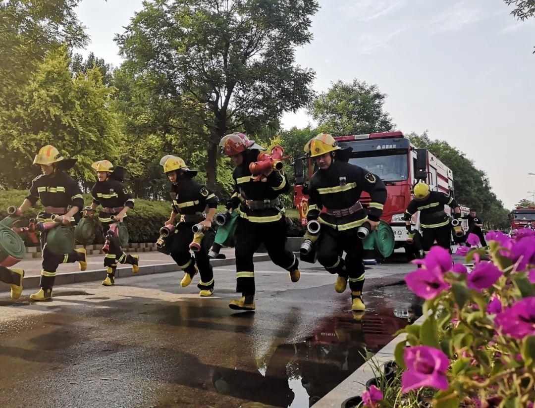  朋友|小编带你了解蓝朋友的在线表情！！