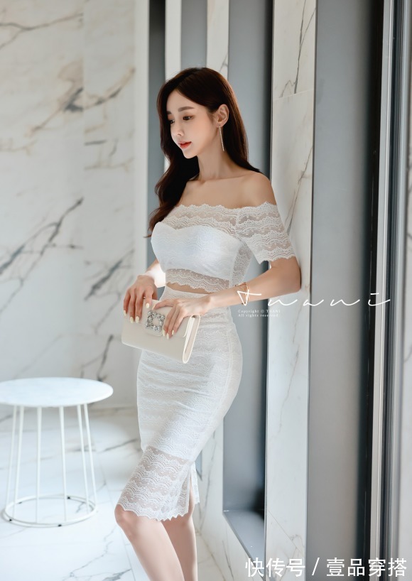 搭配|女神孙允珠高清时尚搭配:天鹅湖帷幔轻纱奶白雕花衣裙