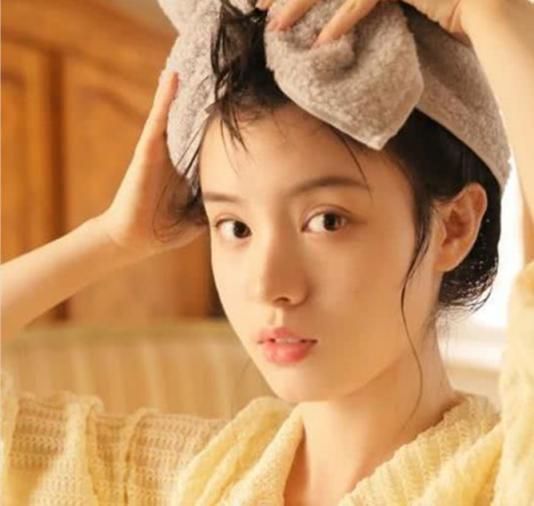 异性|女孩子刚洗完头,尽量做到这“3件事”,头发才能迷倒一片异性