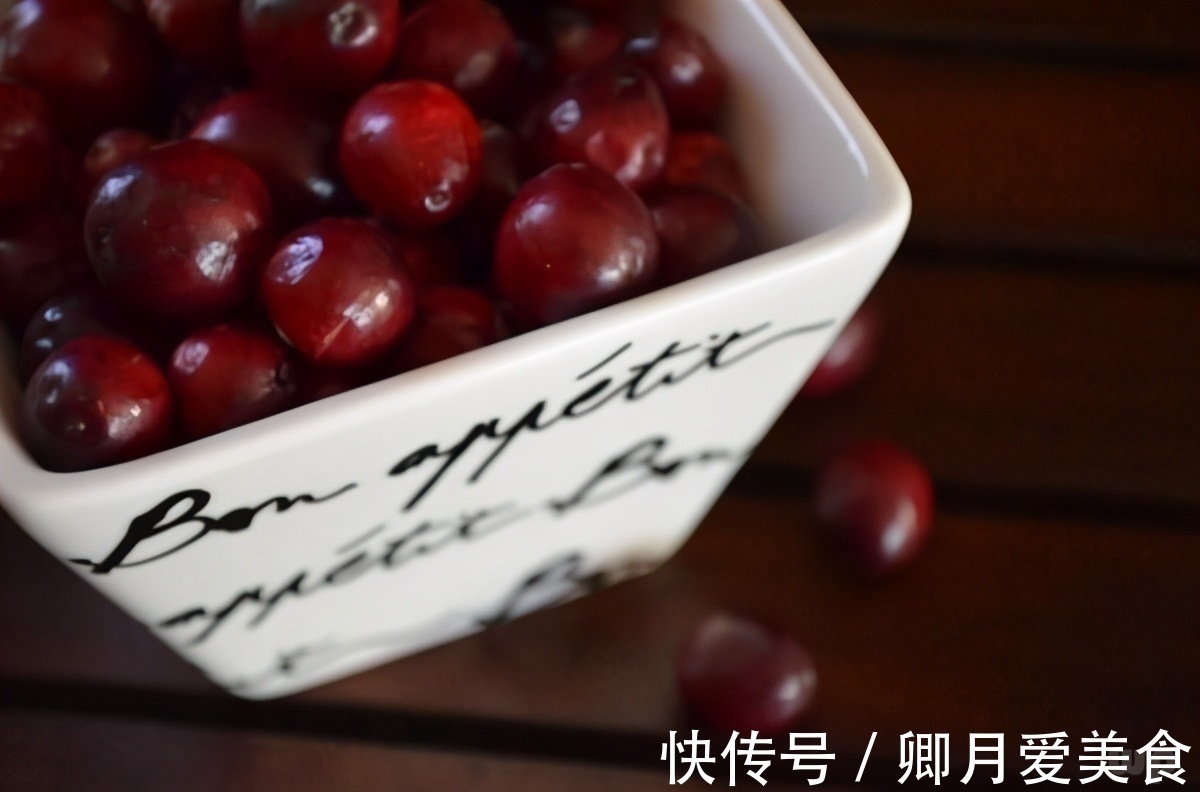 皱纹|女性不想显老，不妨多吃以下食物，淡化皱纹，让你比同龄人更年轻