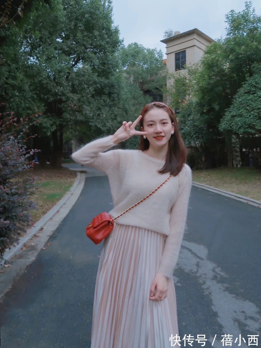 优雅|建议多穿“毛衣”,搭配牛仔裤高级时髦,搭配半身裙优雅到骨子里