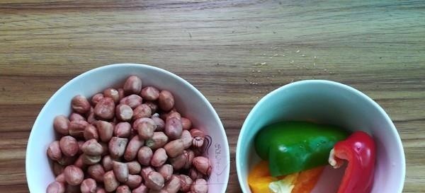 花生米和它一起吃，每天坚持吃，排除黑臭宿便，口臭便秘悄悄没！