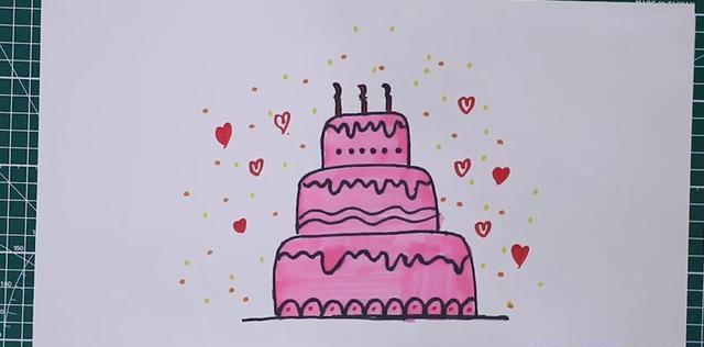 生日蛋糕|生日蛋糕怎么画?简笔画画法教给你,三层生日蛋糕轻松画出来了哦