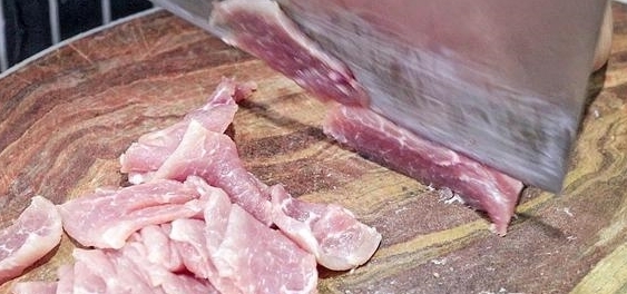 水煮肉片怎样做才好吃大厨教你小技巧,肉片滑嫩鲜香,开胃下饭