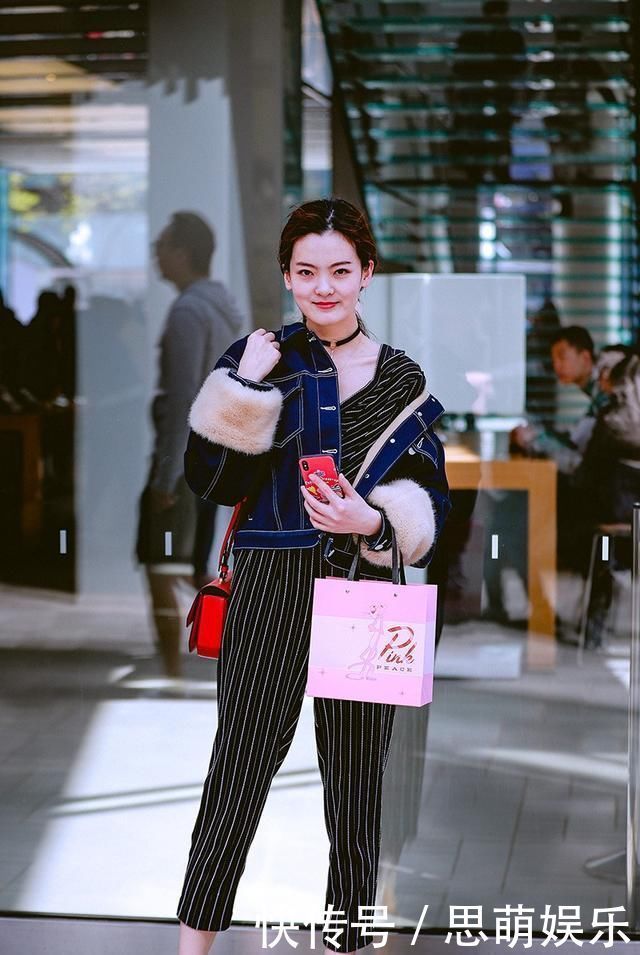 街拍学会时尚达人们的穿衣之术,你也可以轻而易举地穿出时髦感