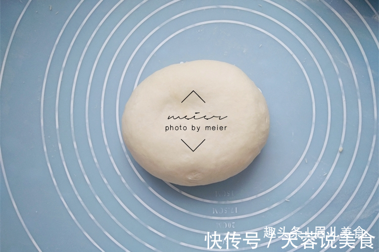 不用发面的小饼，依然柔软，翻来覆去吃了几十年，就是吃不腻！