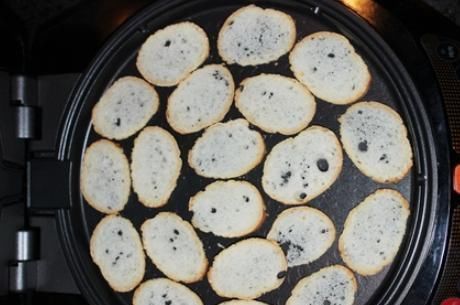 一块钱|面包糠快速自制方法，5分钟就搞定，成本一块钱，放冰箱能吃半年