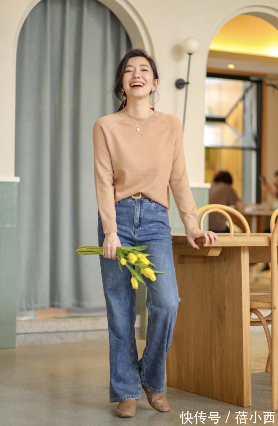 针织 奔三奔四的女人,秋冬建议多穿“大地色针织衫”,简约显贵又气质