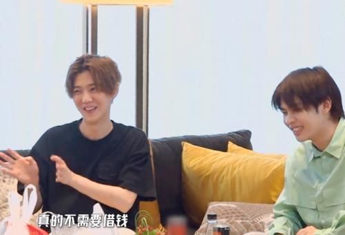 鹿晗被鄧超的電話吵醒,誰注意他下意識的反應?素質(zhì)不是裝出來的