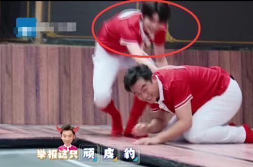 蹦床|宋祖儿挑战端水，李晨郑恺都在捣乱时，谁注意蔡徐坤悄悄做了什么