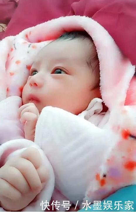 宝妈|非洲妈妈坐月子，怀中宝宝肤色“亮了”，网友：中国爸爸基因太强