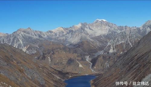 中国“最霸道”的景区，不但要收门票，游客还必须押身份证