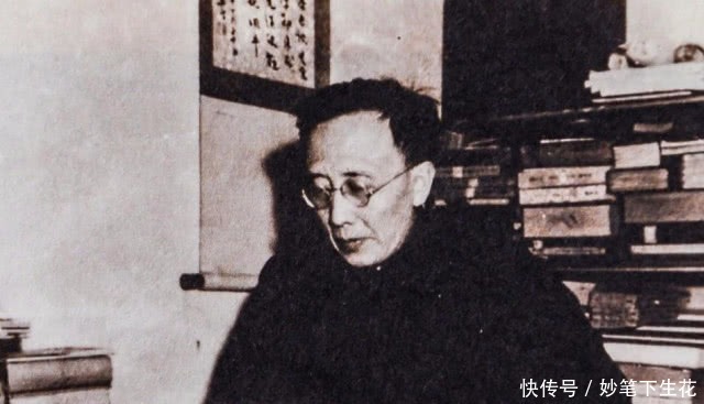 表达|郭沫若四字骂鲁迅,鲁迅只加了一个字反击,表达出郭沫若的作为!